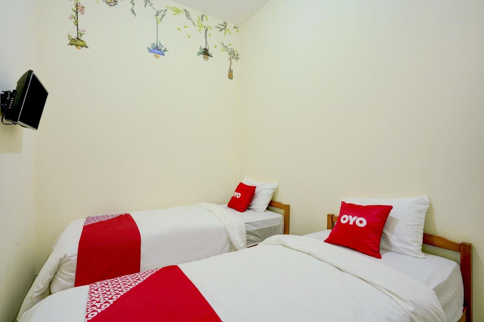 OYO 90173 Innapp Tenggilis Family Residence Surabaya Bagian luar foto