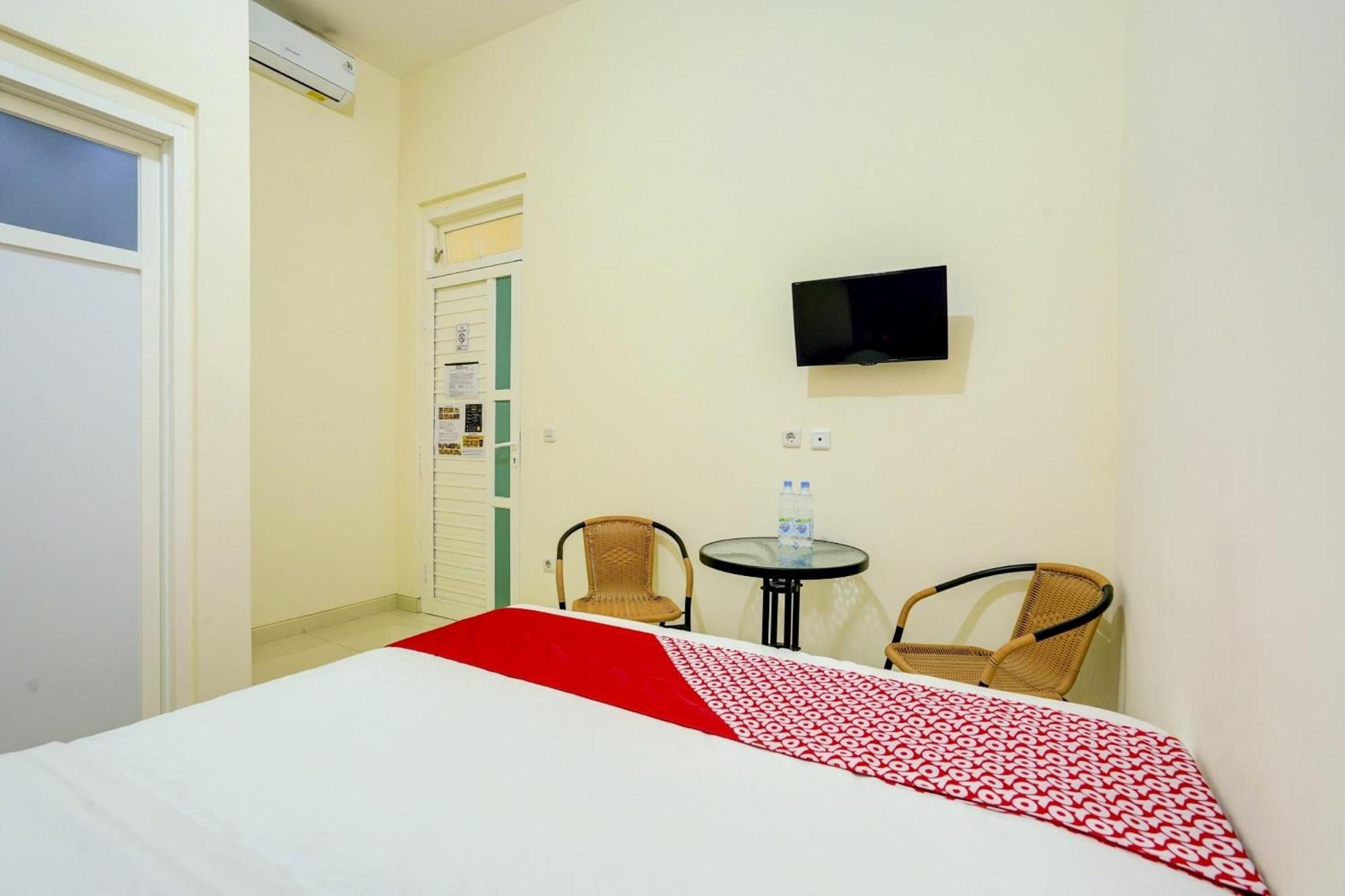 OYO 90173 Innapp Tenggilis Family Residence Surabaya Bagian luar foto